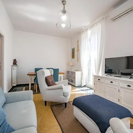 Joivy Penthouse Flat With Terrace Cenova