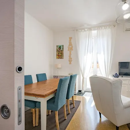 Joivy Penthouse Flat With Terrace Daire Cenova